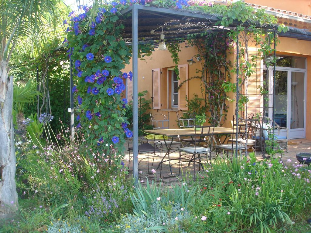 House With Garden And Sea View Villa La Londe-les-Maures Oda fotoğraf